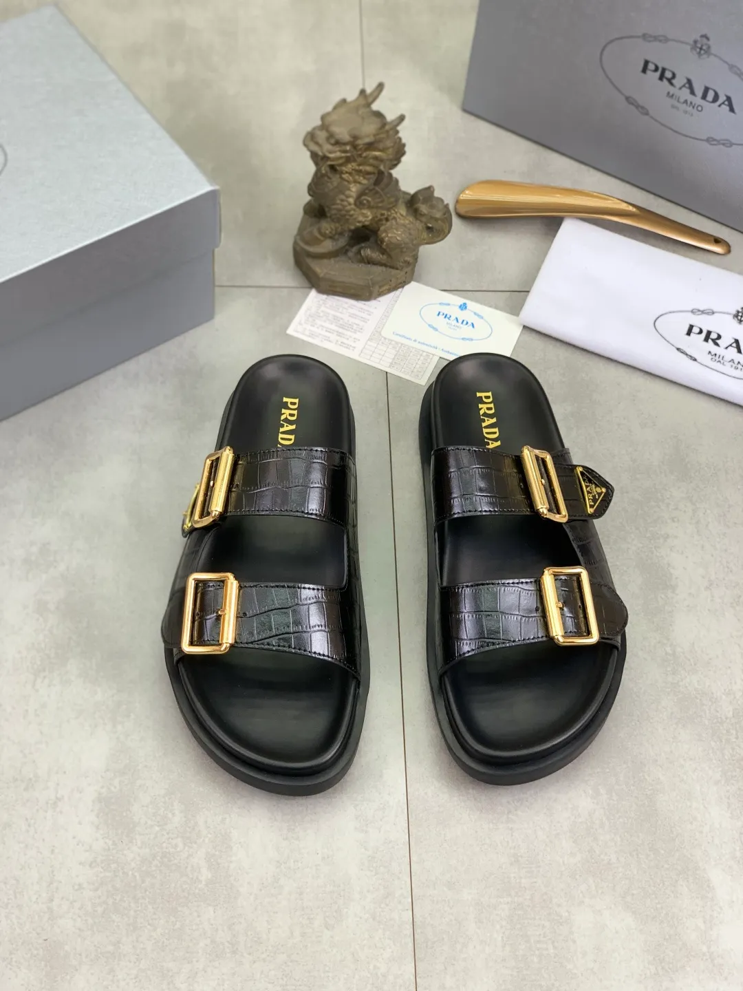 Men's shoes 💰P340💰【New style】🎁🎁🎁 PRADA Prada's new casual slippers, original official website, perfect workmanship, transmitting a kind of noble luxury, sublimating its definition of luxury in Prada's high-end extraordinary craftsmanship. Original combination outsole, code number: 38-44 (45 customized) Multiple colors 🉑️ to choose from